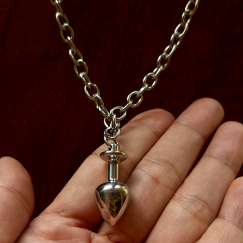 Asmaragama Butt Plug Pendant and Chain Set